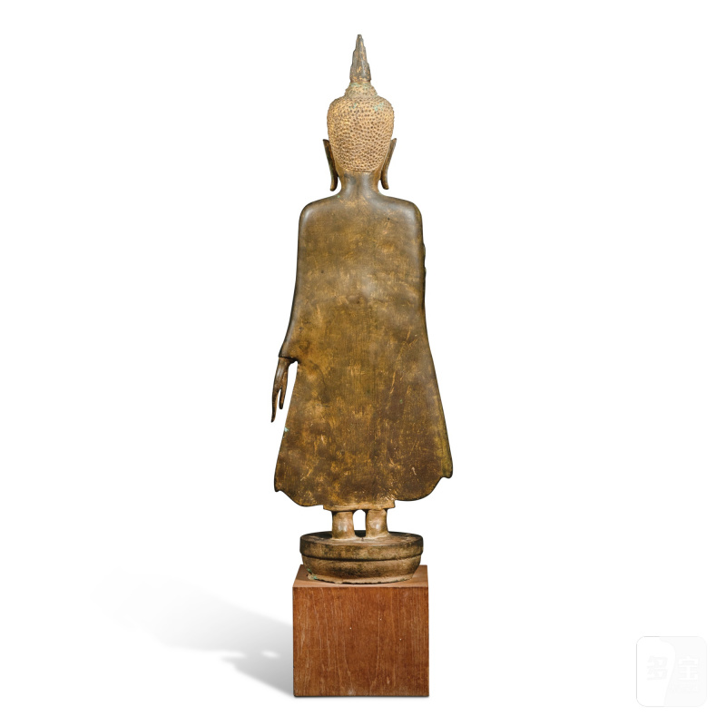 A large gilt-bronze standing figure of Buddha Shakyamuni, Thailand, Ayutthaya, 15th century - 图3